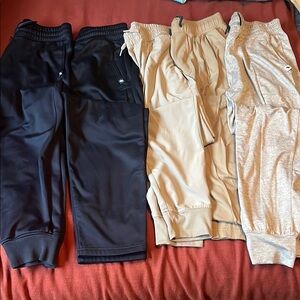 Kids' abercrombie Joggers - 5 pair of black and khaki paints